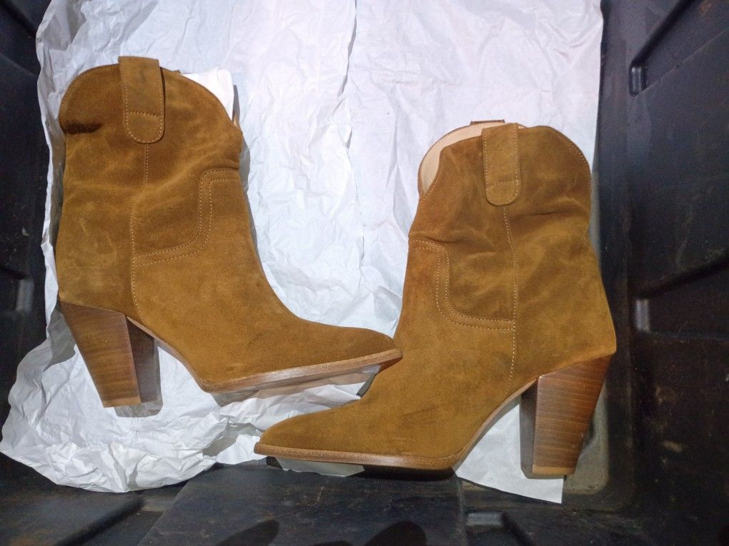 Brand New Brochure Walker Suede Boots Female