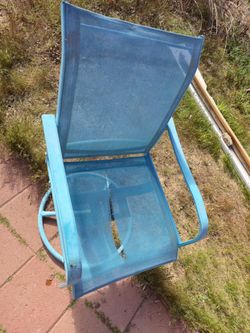 Free Ripped Lawn Chair