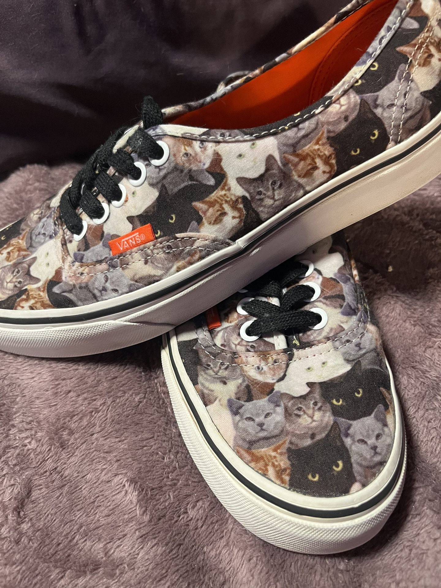 Sz7m/8.5w-Authentic VANS x ASPCA Cat Low Top Vans Size 7m/8.5w
