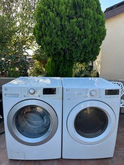 Washer and Dryer / Lavadora y Secadora
