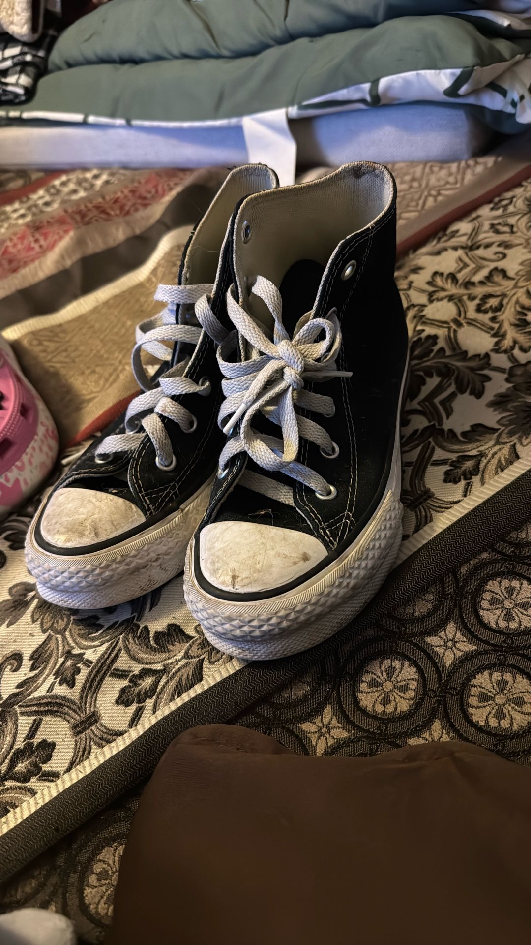 Girls Converse Size 1