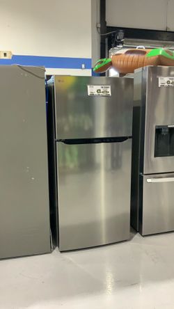 LG 20 Cu. Ft. Top Freezer Refrigerator $400