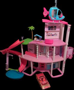 Barbie dream house pool party // Casa grande de barbie fiesta en la piscina.