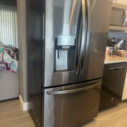 LG Refrigerator-dual Ice Maker 