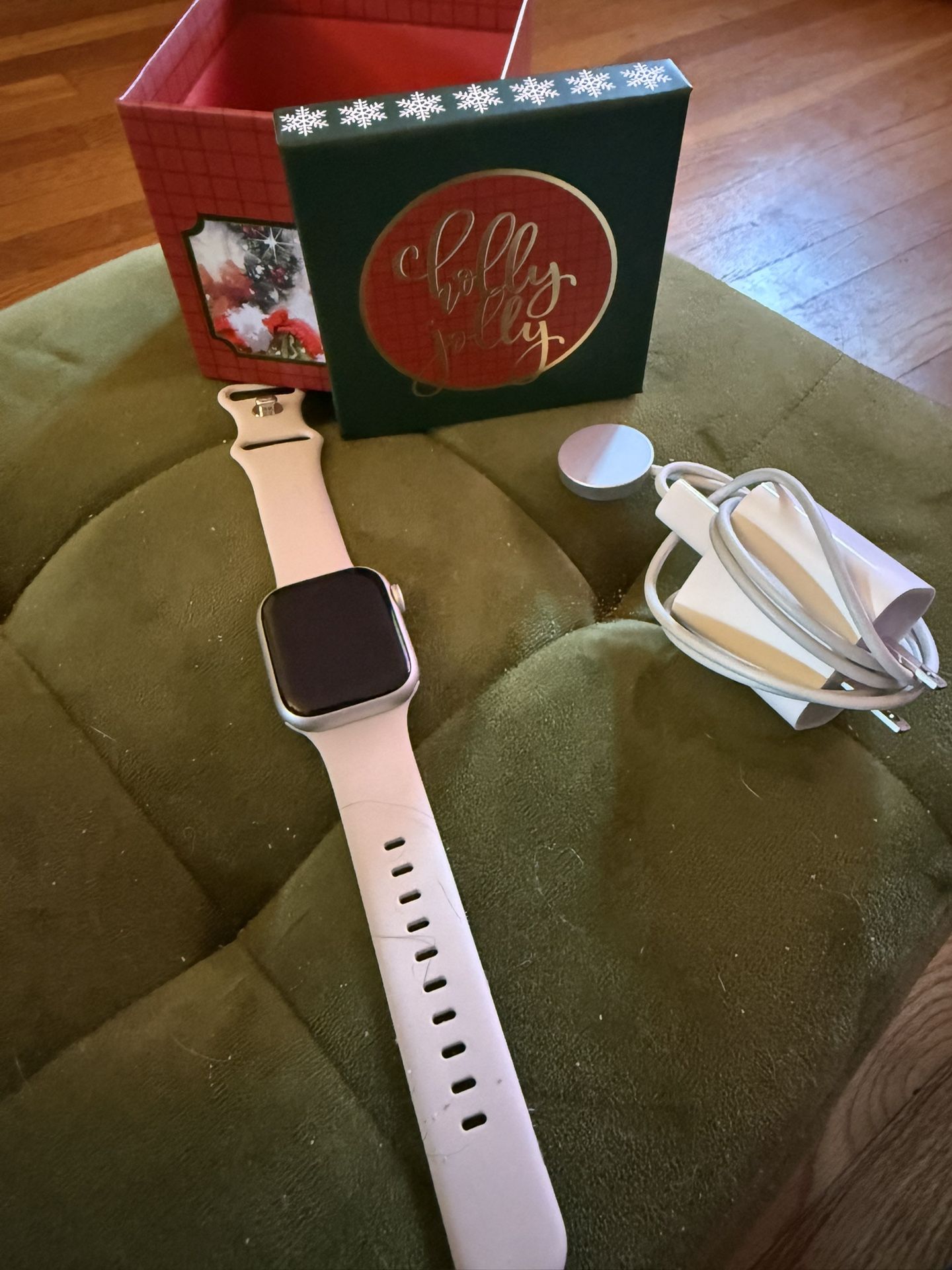  Apple Watch Series 7 GPS + Cellular, 41mm Starlight Aluminum Case with Starlight Sport Band