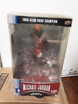 MICHAEL JORDAN (collectors item) 1988 slam dunk champion action figure