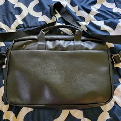 Kenneth Cole  Reaction Leather Briefcase 15.6" Laptop And Tablet Bag
