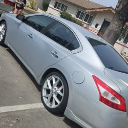 09 Nissan Maxima 