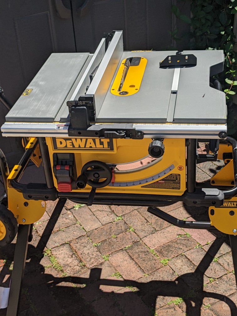 DeWalt Table Saw With Rolling Stand