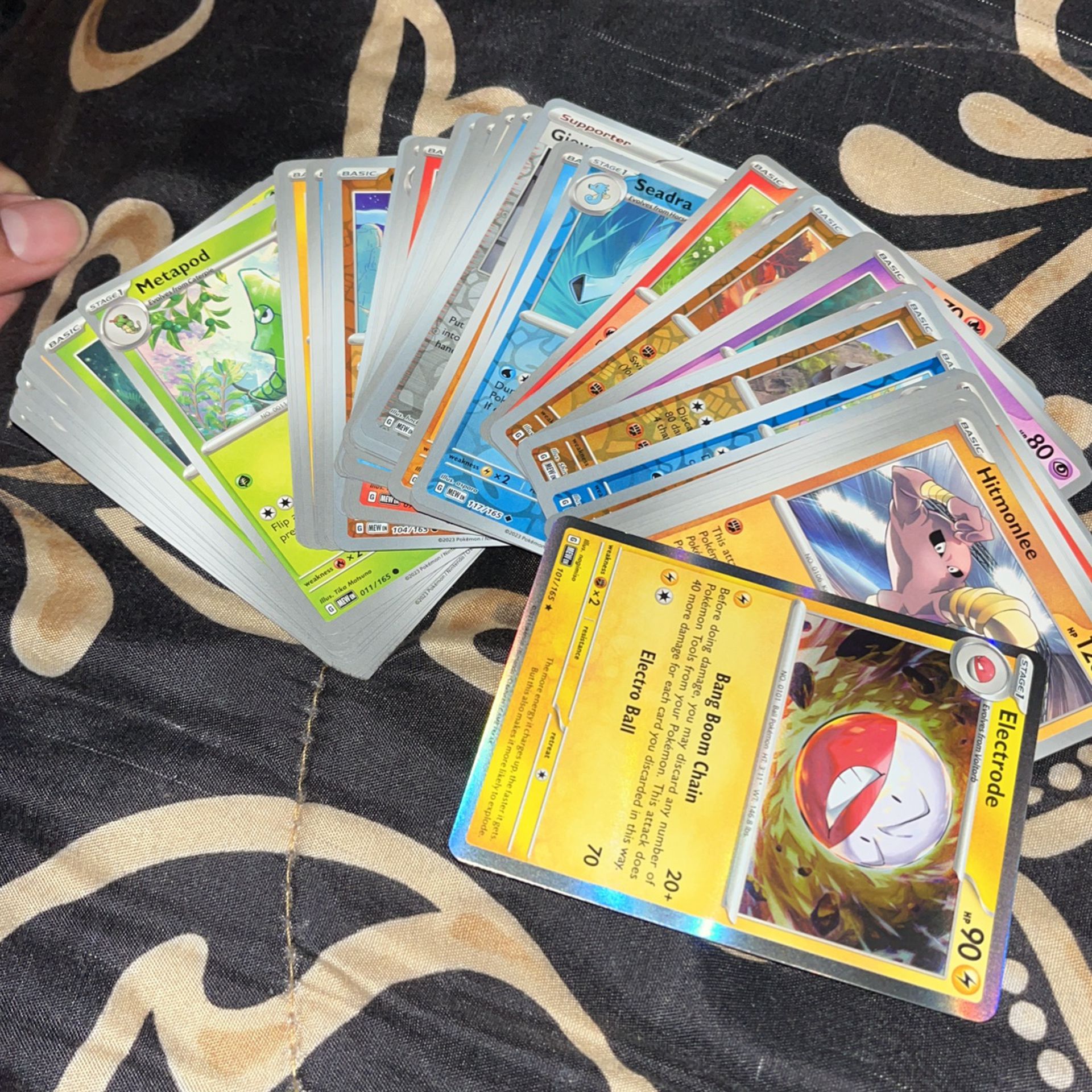 60 Pokemon Cards 