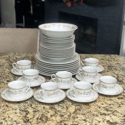 Wellington Porcelain China Set 44 Pieces 