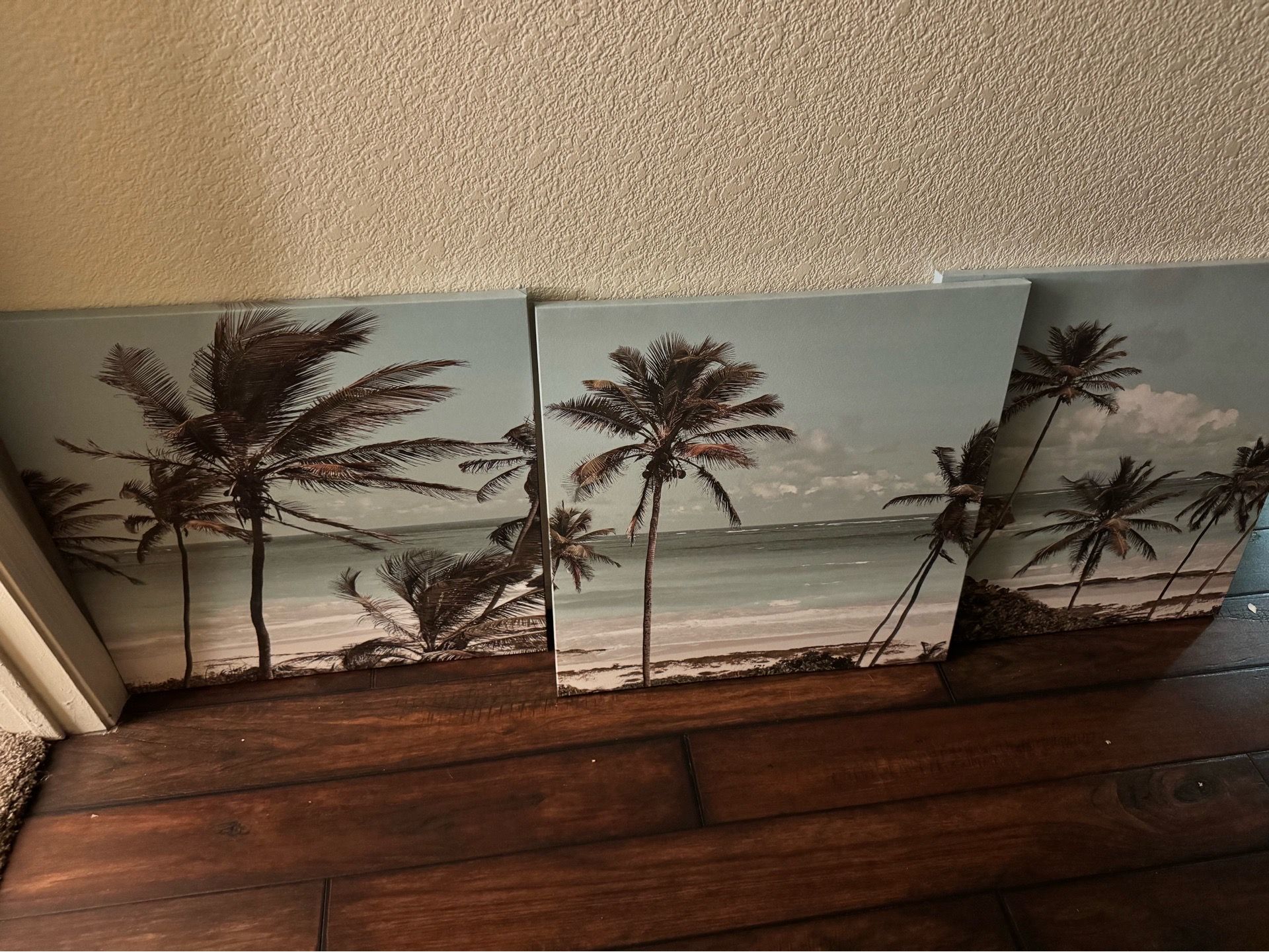 Hanging wall art