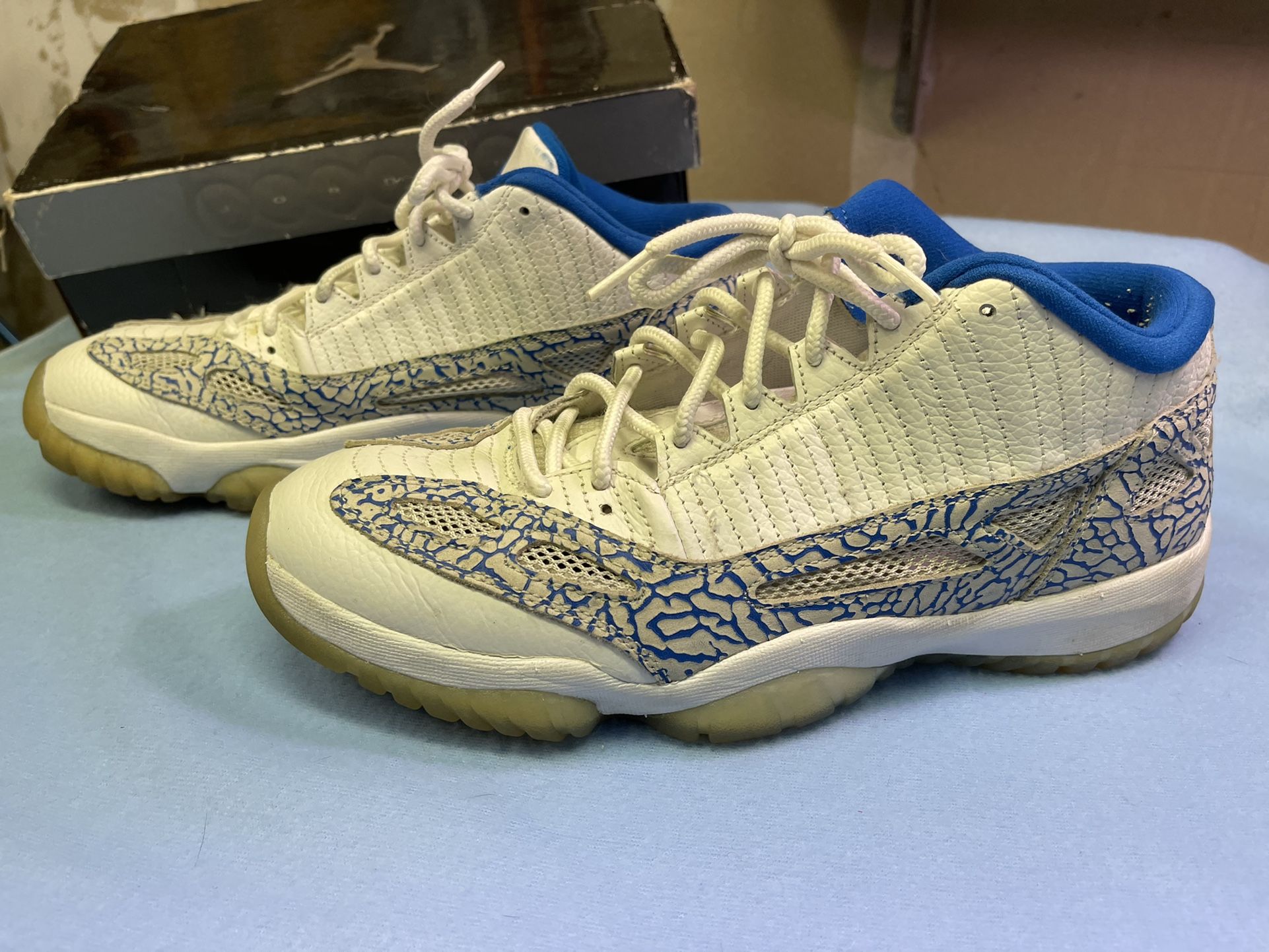 Jordan 11 IE Low Cobalt