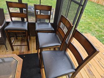 8 Barstool Chairs