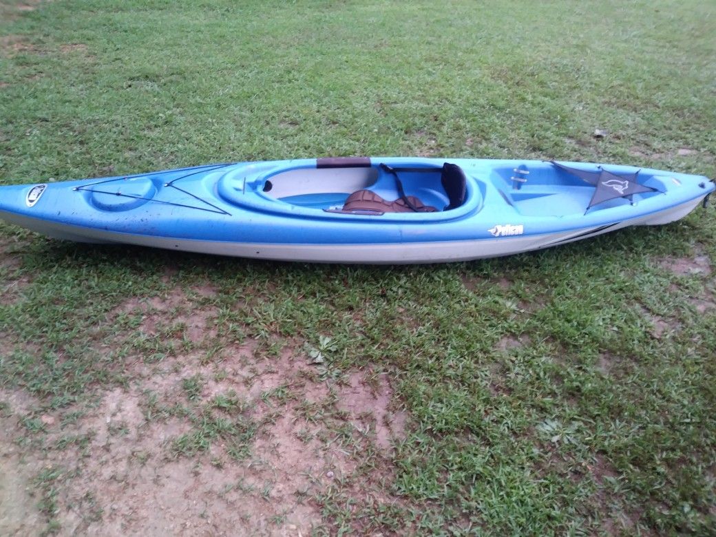 Pelican Maverick 120x kayack 12ft