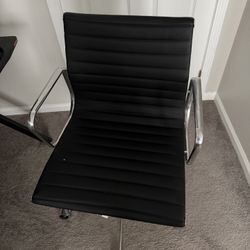 Ribbed Office Chair Black Genuine Leather Office Chair Mid Back Swivel Chairs Ergonomic Computer Desk Chairs with Aluminum Alloy Frame and Silent Whee