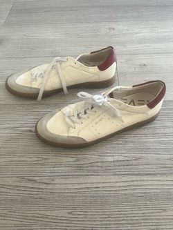 Shoes size 10