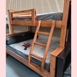 Bunk Bed /Litera De Pino Con Colchones Incluidos for Sale in Valley, CA -