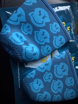 Dutch bros sleeves