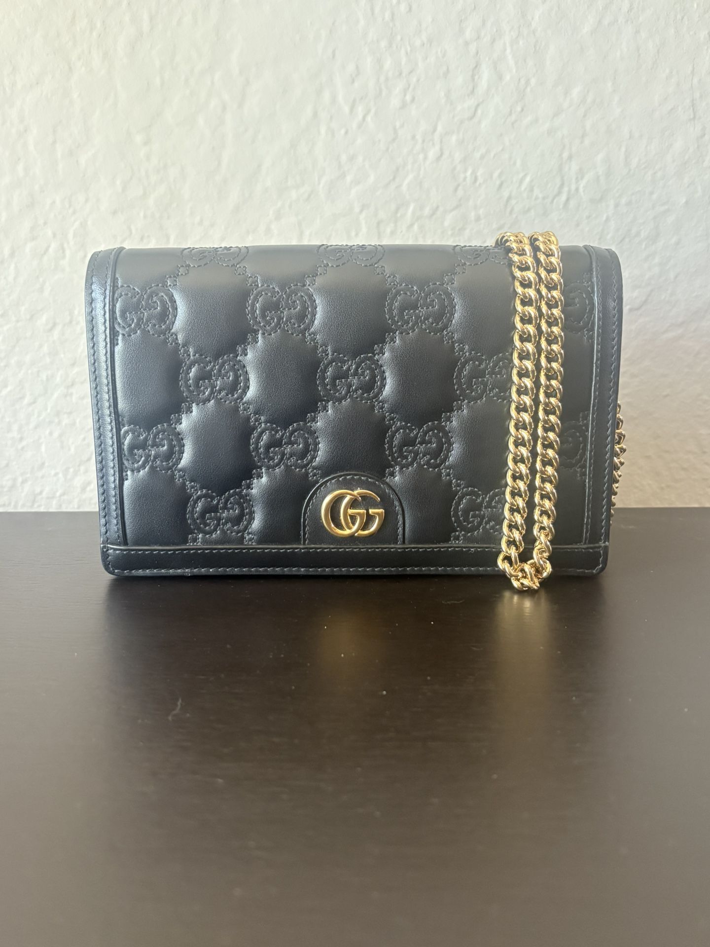 Gucci GG Matelassé wallet on chain