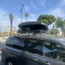 THULE ROOFTOP  CARGO  BOX AND CROSS BARS