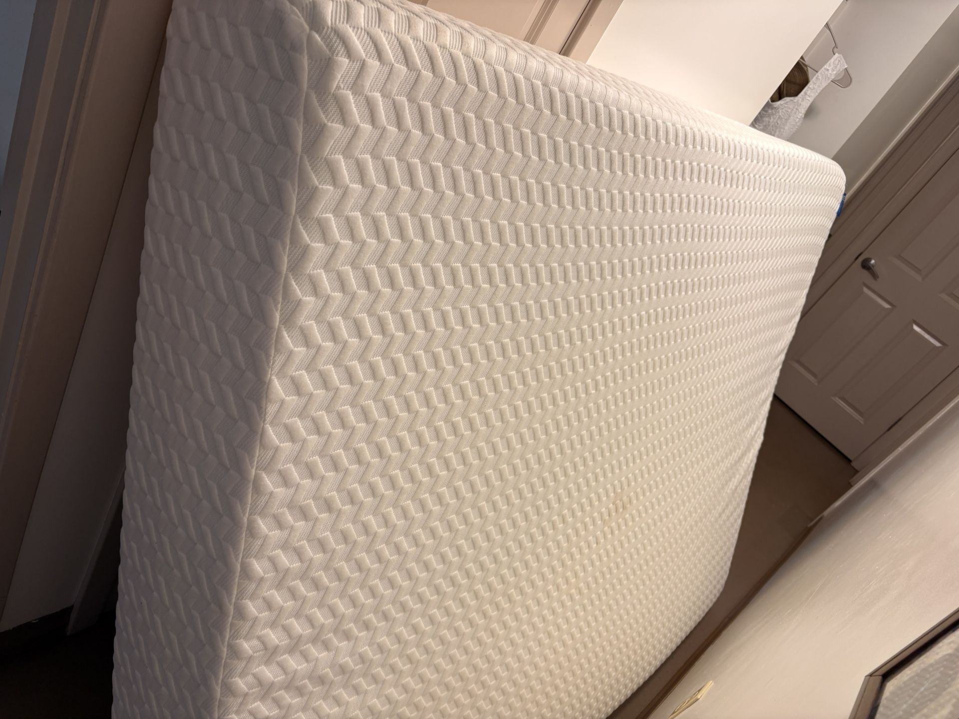 Memory Foam Queen Size Mattress