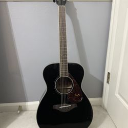 Yamaha FS720S Acoustic Guitar