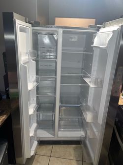 Frigidaire side-by-side stainless steel refrigerator Frigidaire side-by-side stainless steel refrigerator