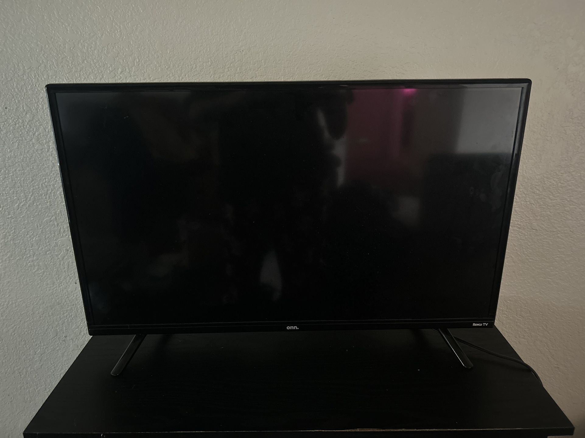 34” Roku TV — Excellent Condition + Remote — Cash Only, Need Gone