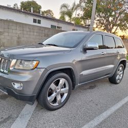 2012 Jeep Grand Cherokee  Limited 4x4 Hemi 