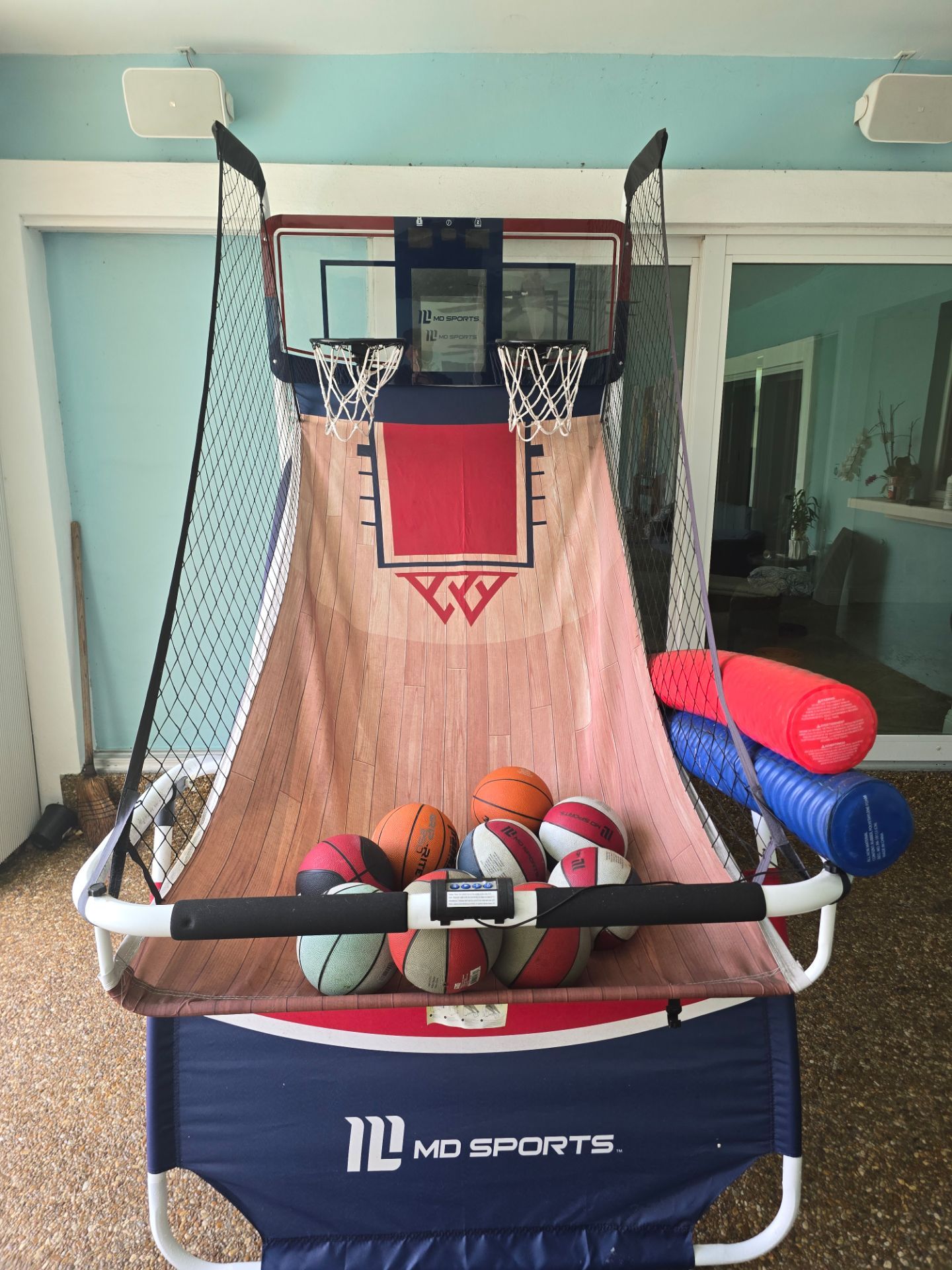 Basketball Arcade Game Shootout