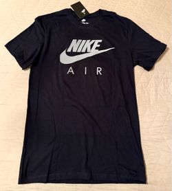 New NIKE Reflective Logo T- Shirt Men's Small Size