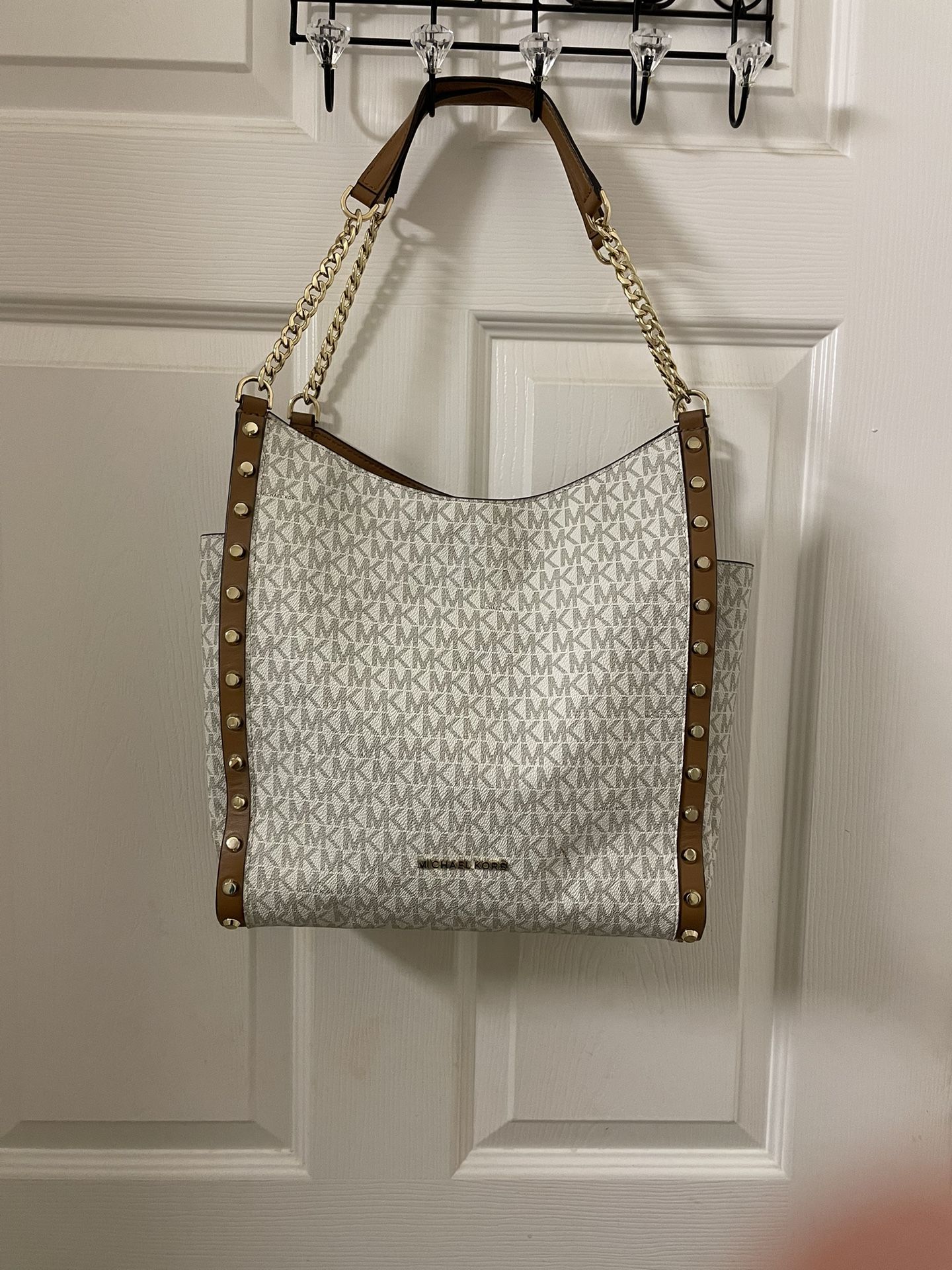 Michael Kors Signature Chain Shoulder Tote (Vanilla)