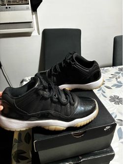Air Jordan 11 retro low G’s / color: Black /Gym Red- white - sail