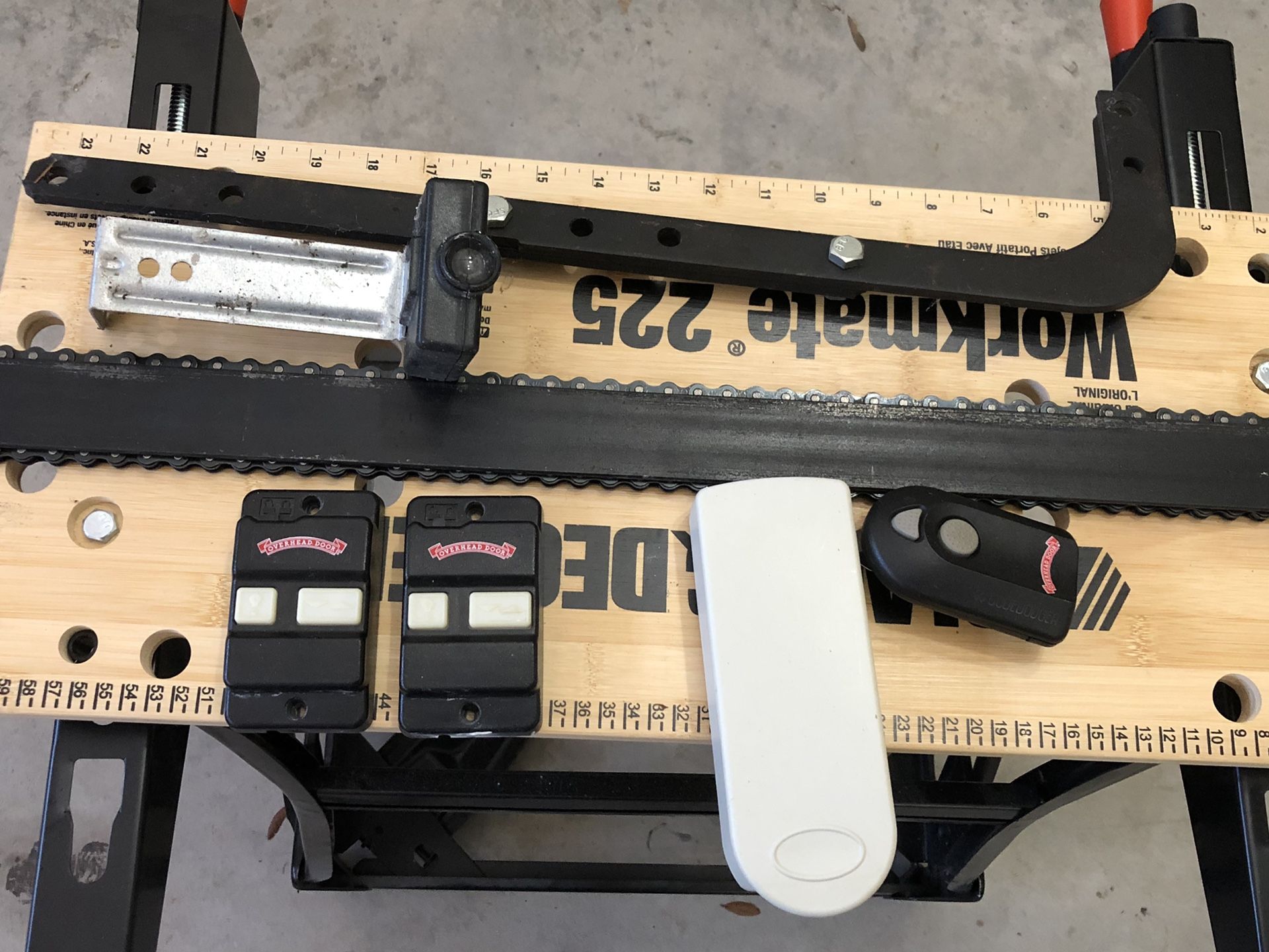Used Legacy garage door opener 1/2 HP model 696CD/B for Sale in Orlando