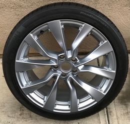 Tesla Model 3 Nova 19” factory wheel