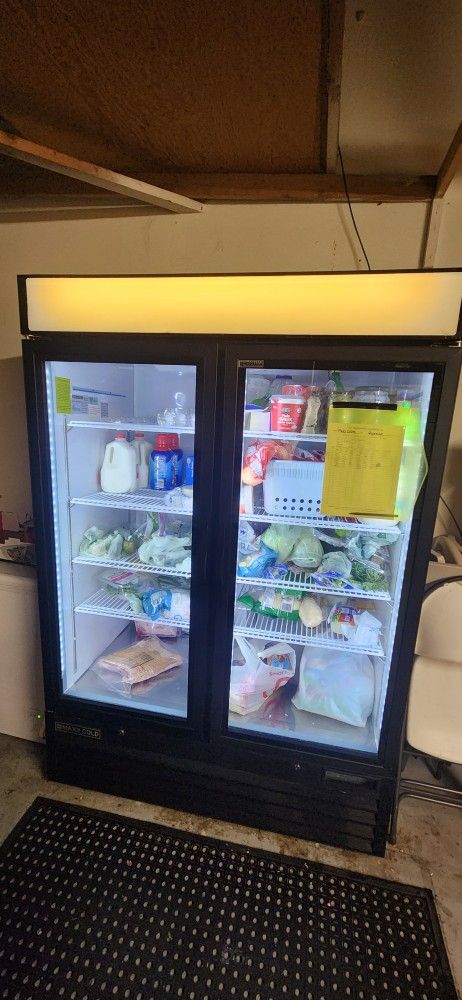 Two Door MAXX COLD Refrigerator
