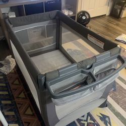 Graco Pack n Play W/ changing table/etc