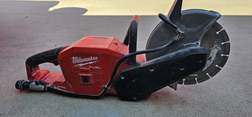 Milwaukee Fuel 9" Cut-Off Machine( No Battery)