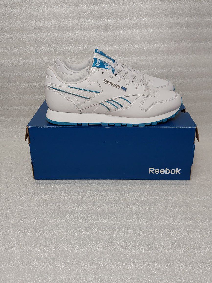 Reebok sneakers. Size 8.5 women's shoes. White. Brand new in box 