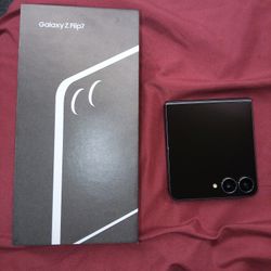 Galaxy Z Flip 7 256 GB Unlocked/ Please Read Description 