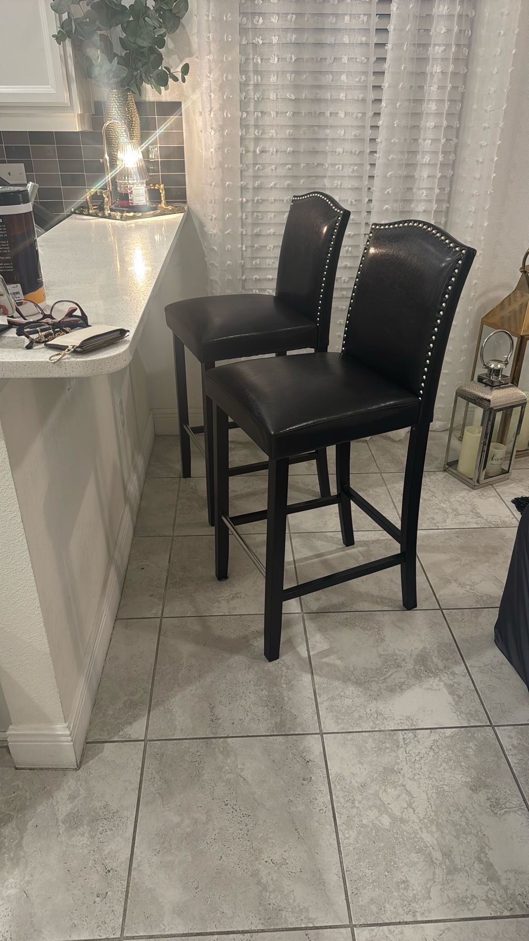2 Bar Stools ( 43 Inches )