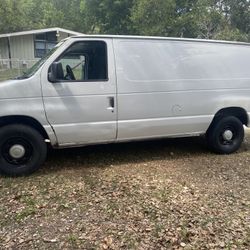 2004 Ford E-150