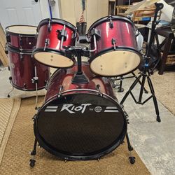 Riot Beginner Drumset