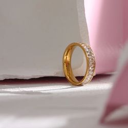R336 – Cubic Zirconia Fashion Ring!  
