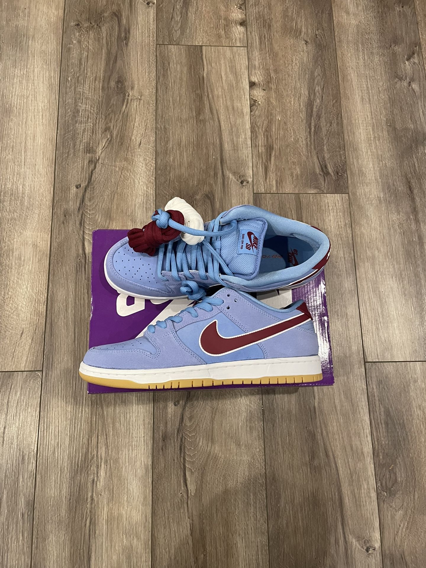 Nike SB Dunk Low Phillies Bubble Gum Pack