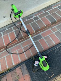 Electric weedwacker