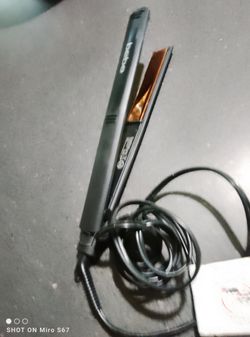 Bebe straightener $10