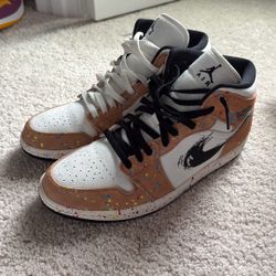 Jordan 1 Mid 