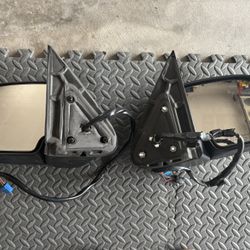 2004 GMC/Chevy Side Mirrors Left And Right 